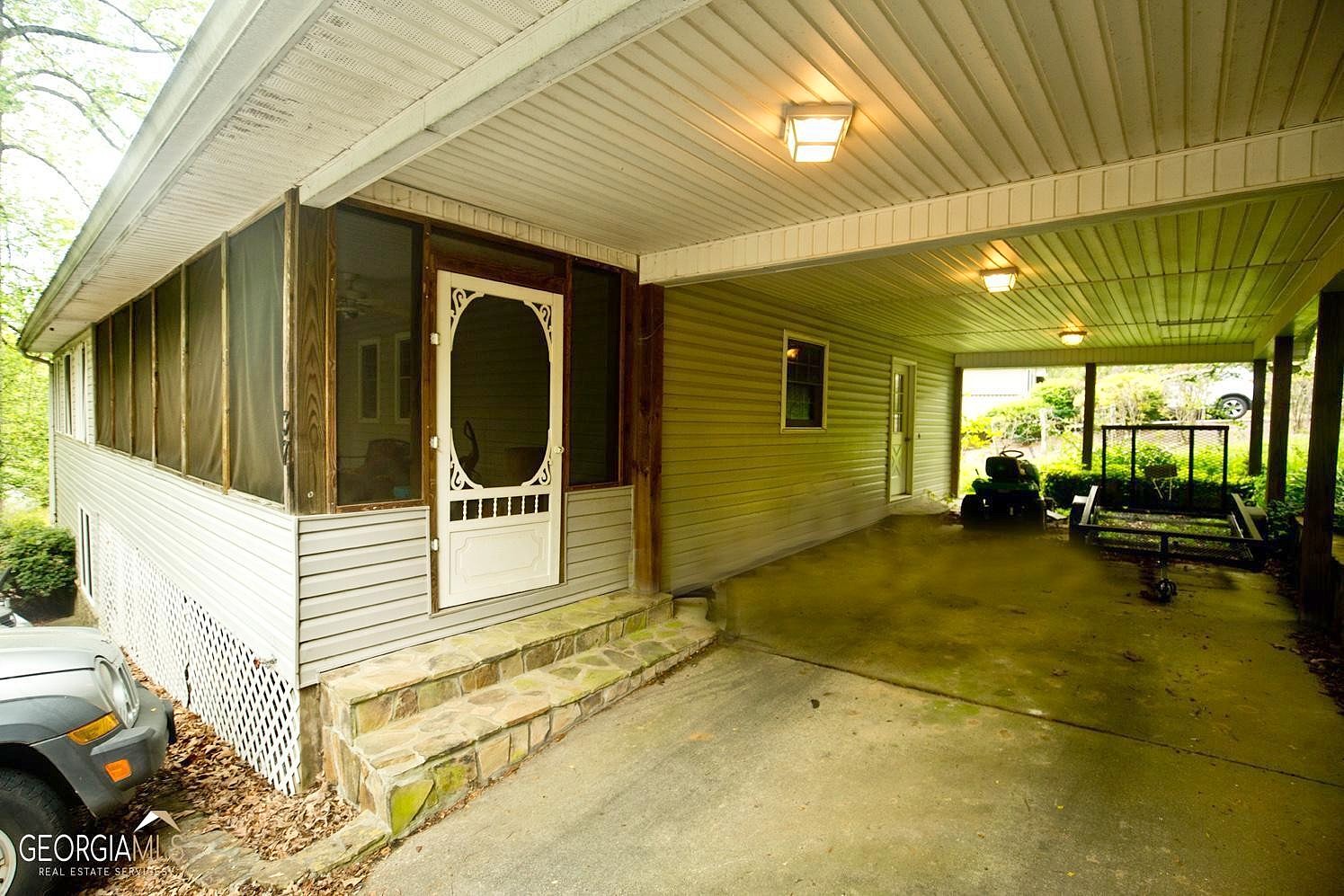 37 Short St