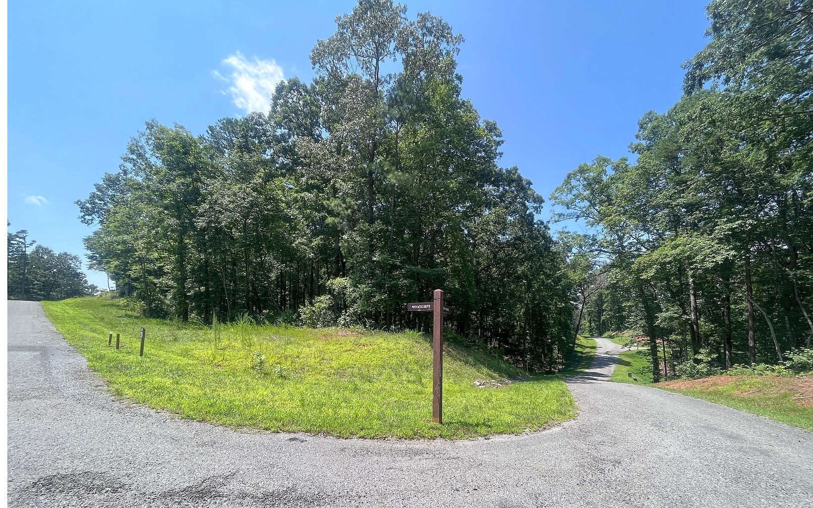 LT235 Pinnacle Dr  