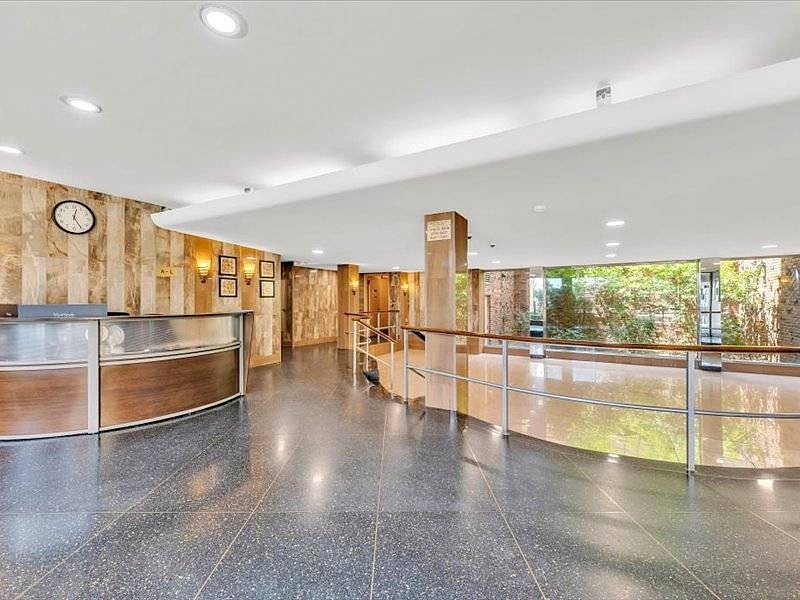 200 CORBIN PL Unit 1F  