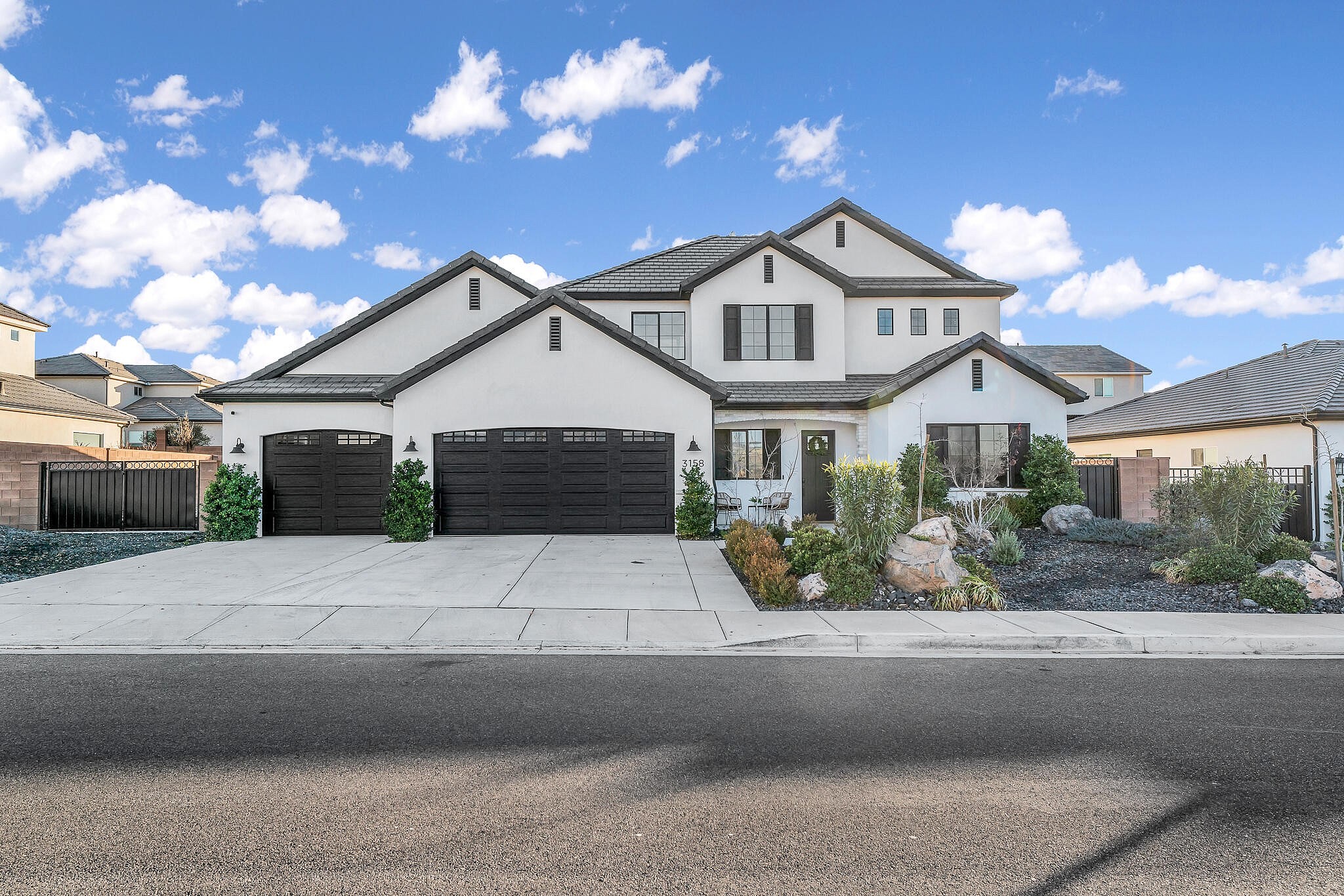 3158 E SEEGMILLER RD