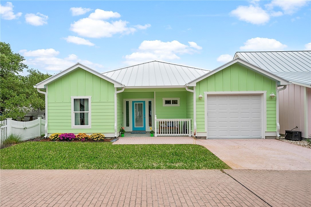 36 OLD COTTAGE Bch DR  