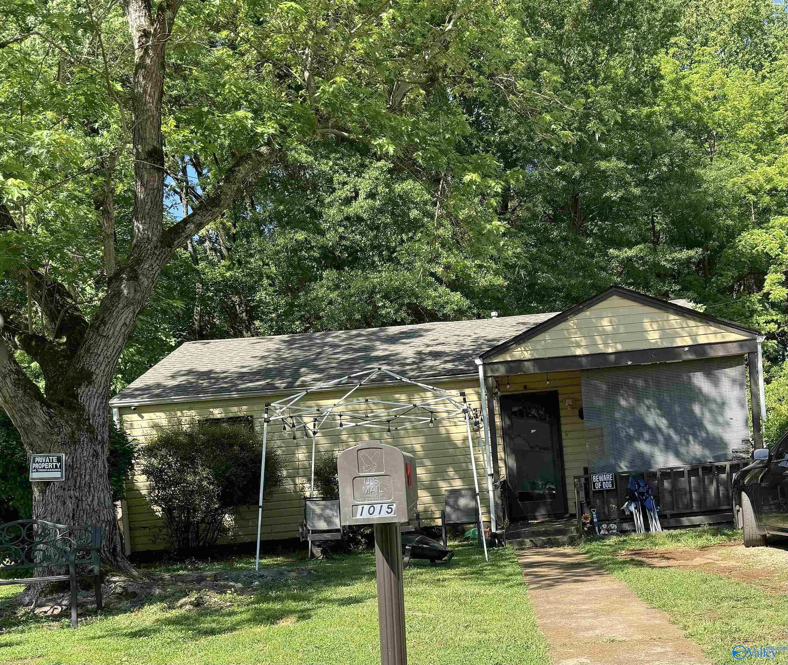 1015 Crestline Rd NW  