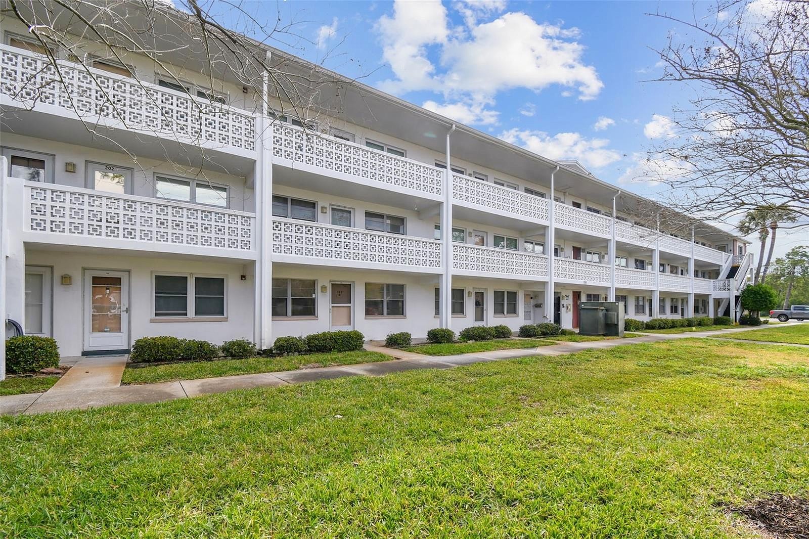 7801 11th St N Unit 204  