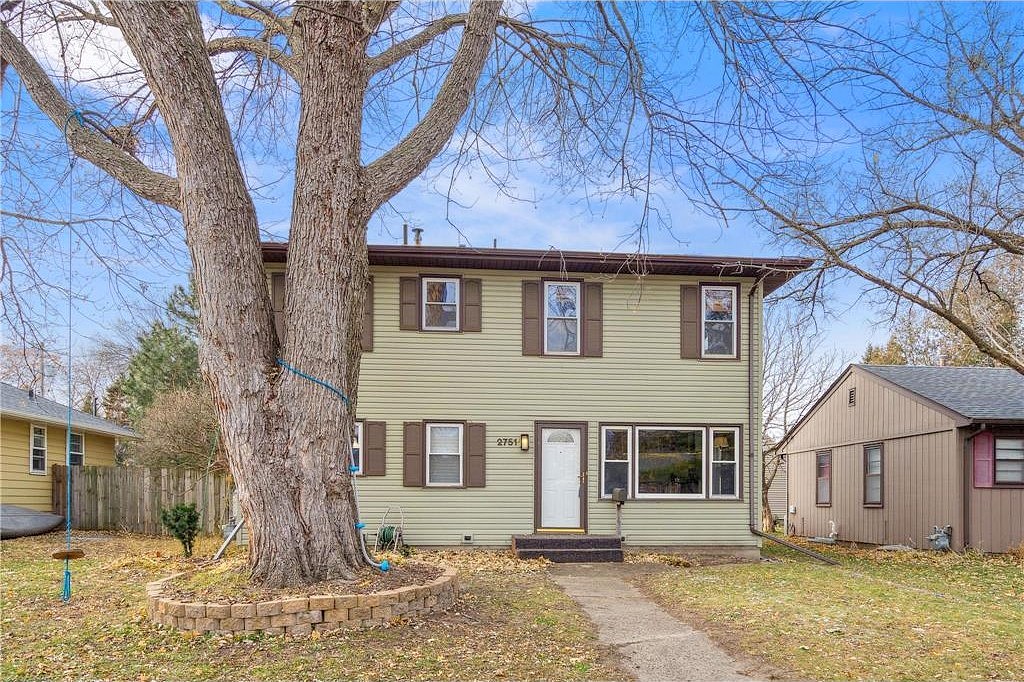 2751 York Ave N  