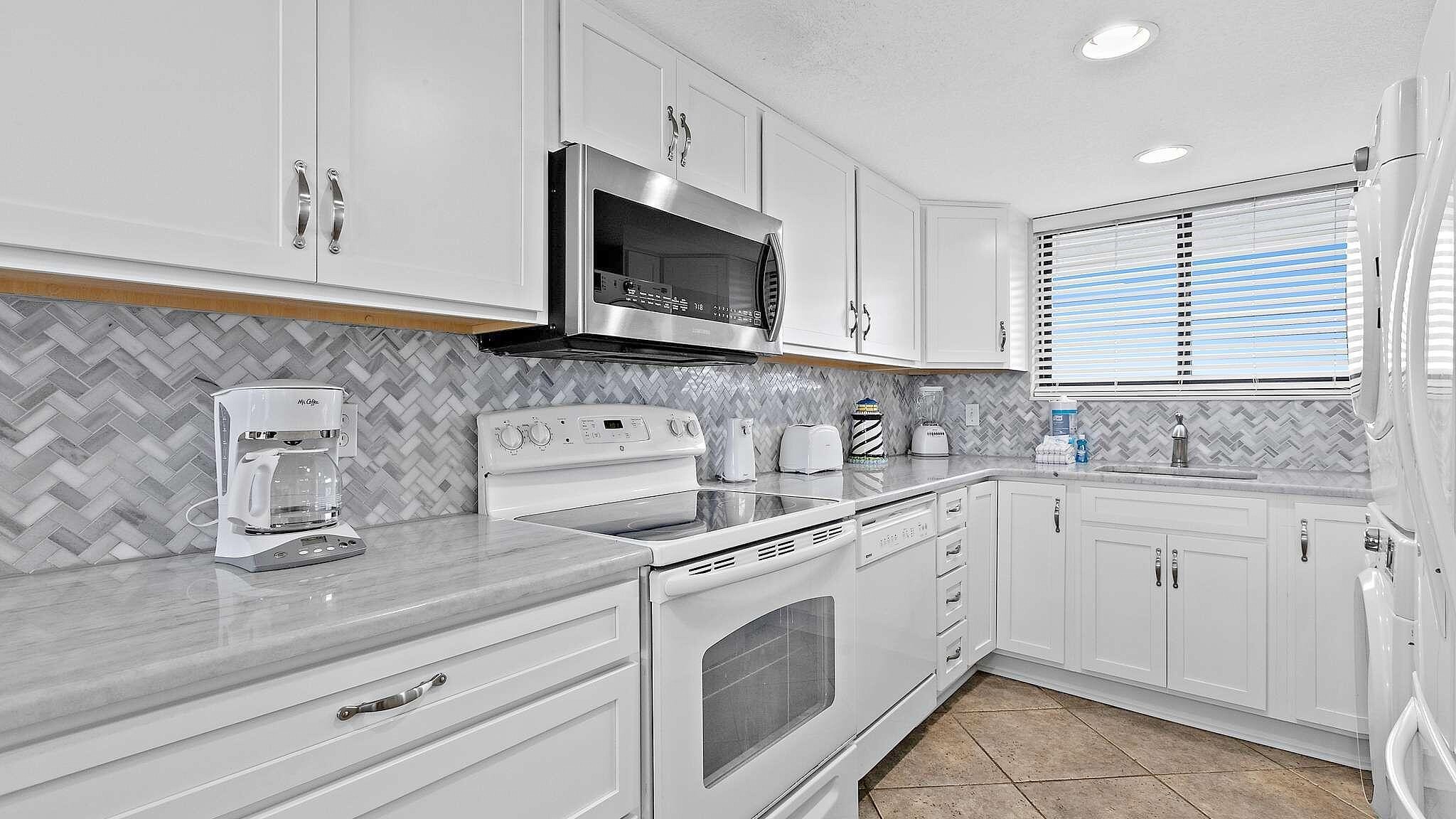 1040 HIGHWAY 98 E Unit 718  