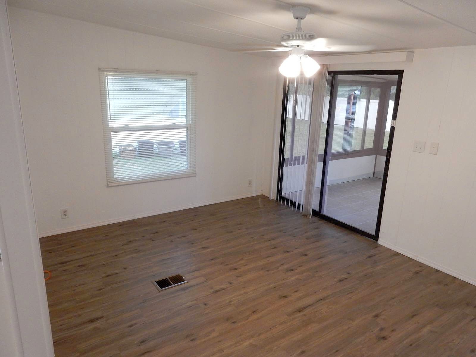 1007 46th Ave E Unit 13  