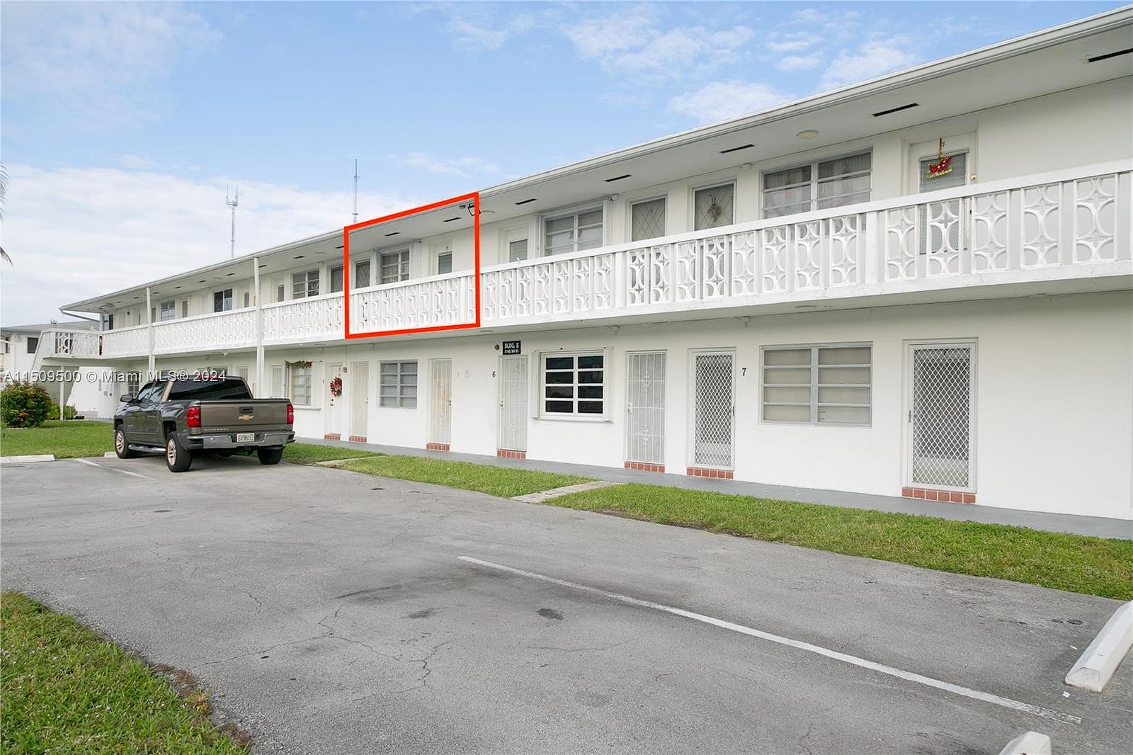 51 NE 204th St Unit 19  