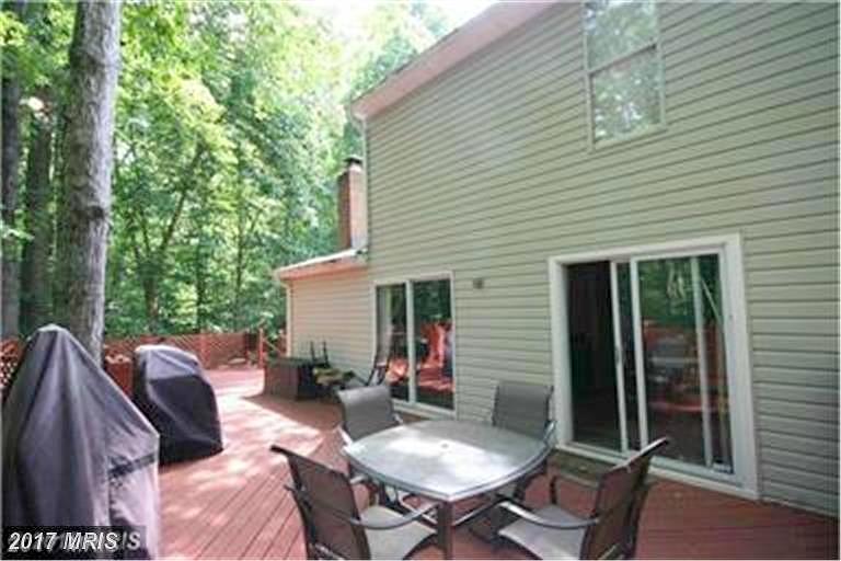 15076 Lindenberry Ln