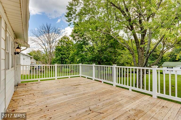 10045 Winchester Ave  