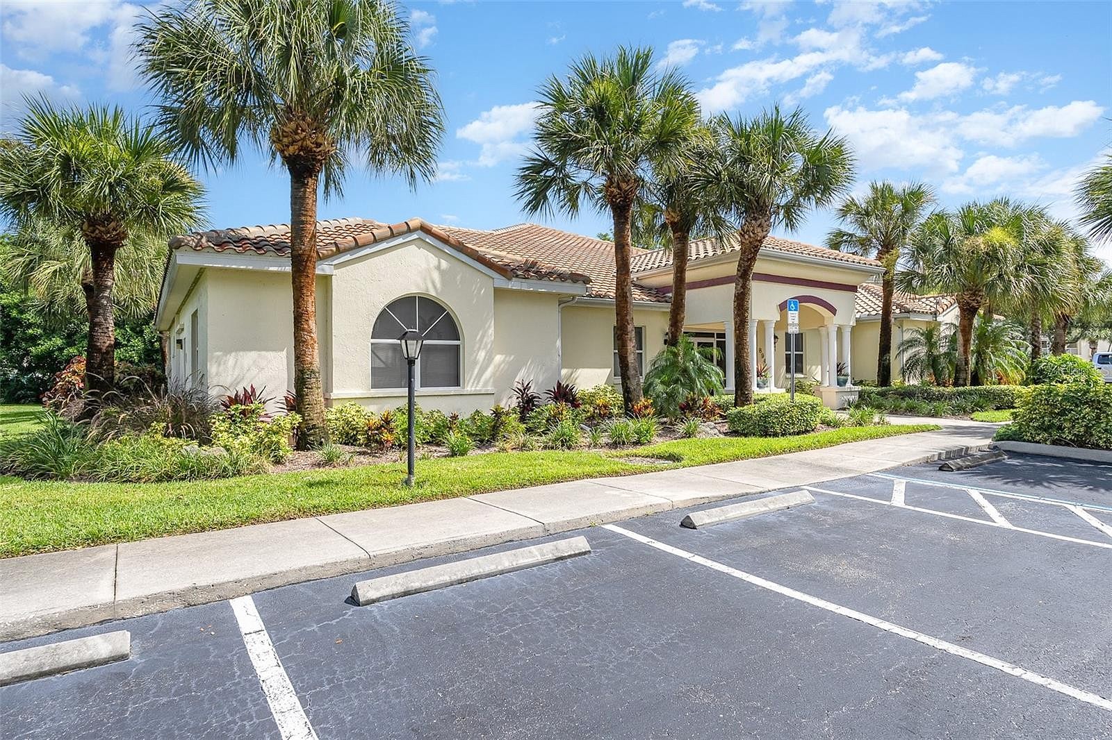 8951 LAKE DR Unit 504  