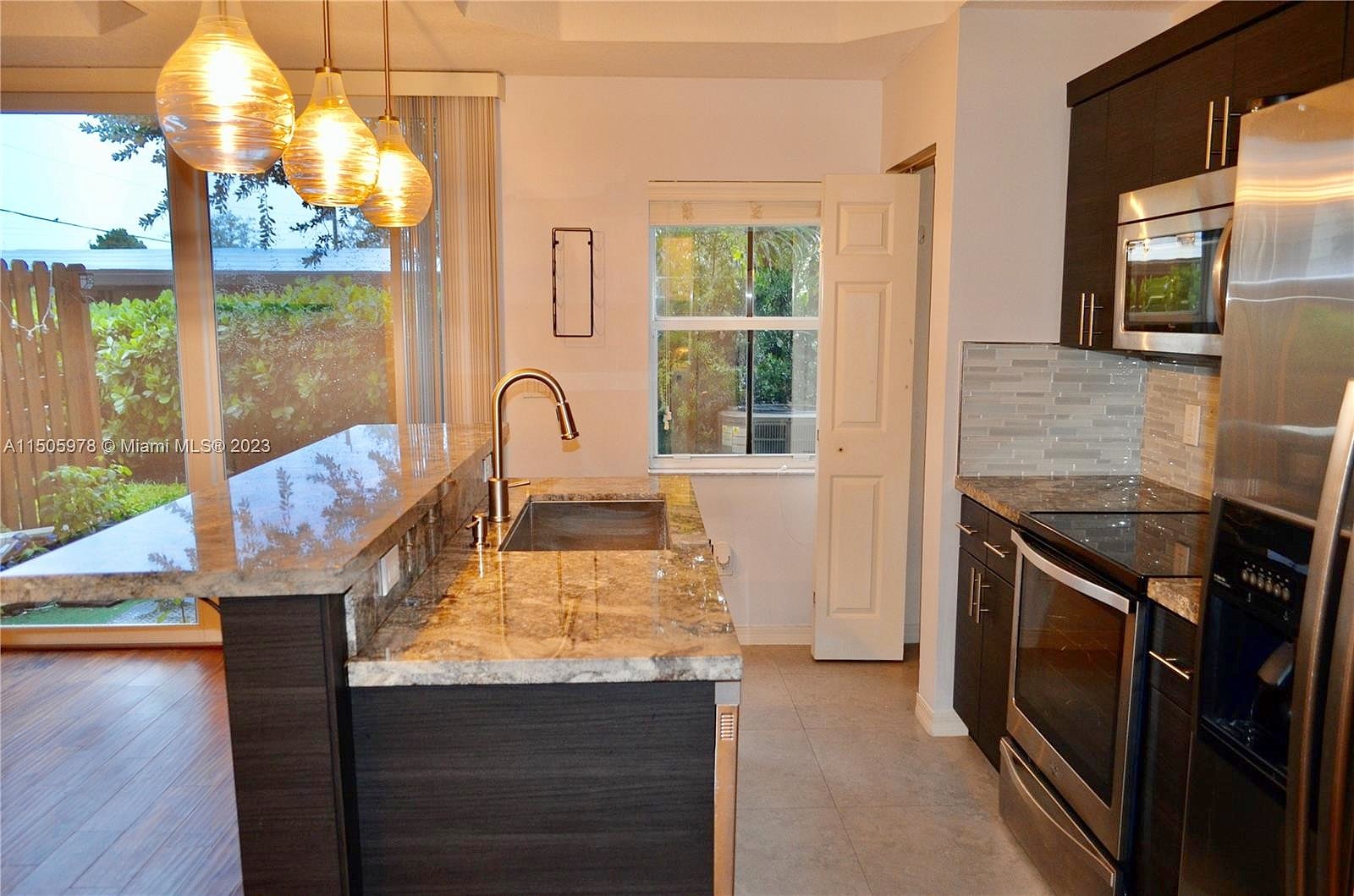 4929 Leeward Ln Unit 3304  