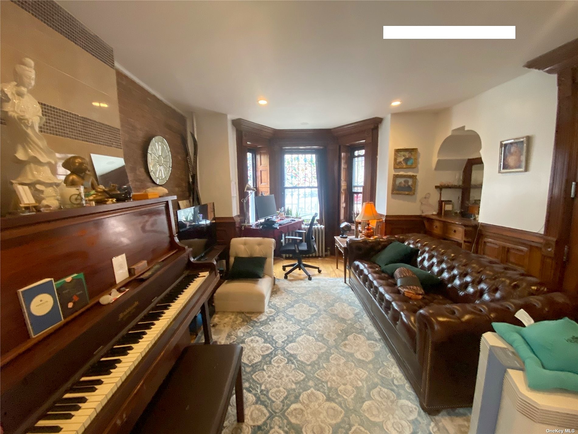 697 Jefferson Ave Unit 4  