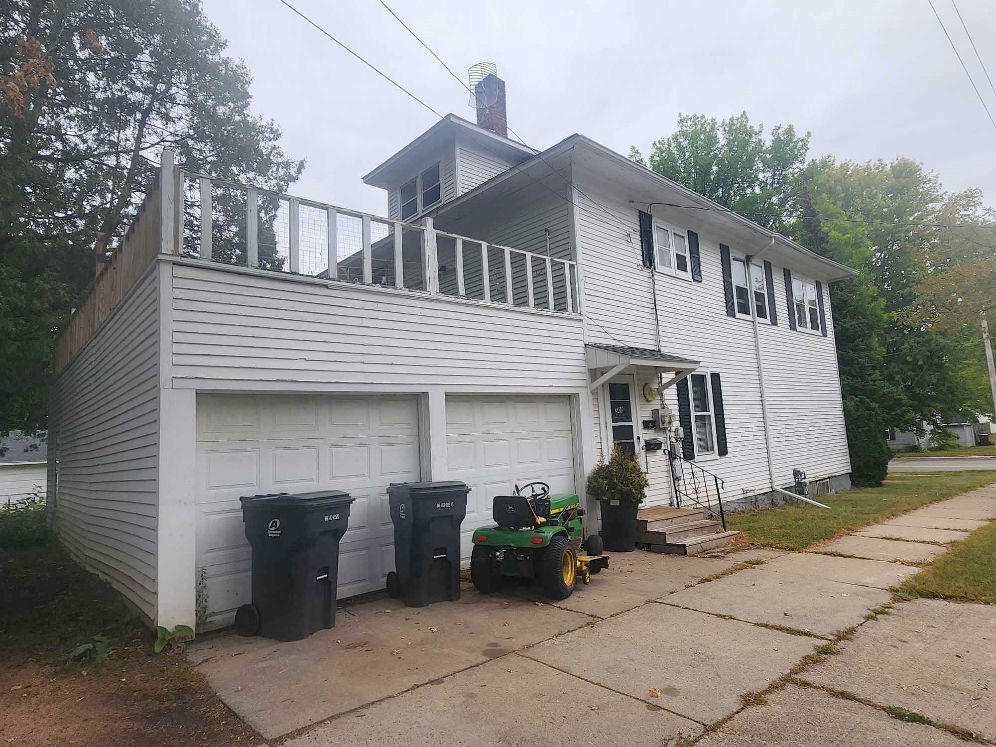 300 N PEACH AVE  