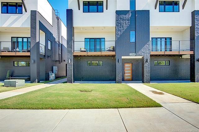 3779 Riverside Dr Unit 3779  