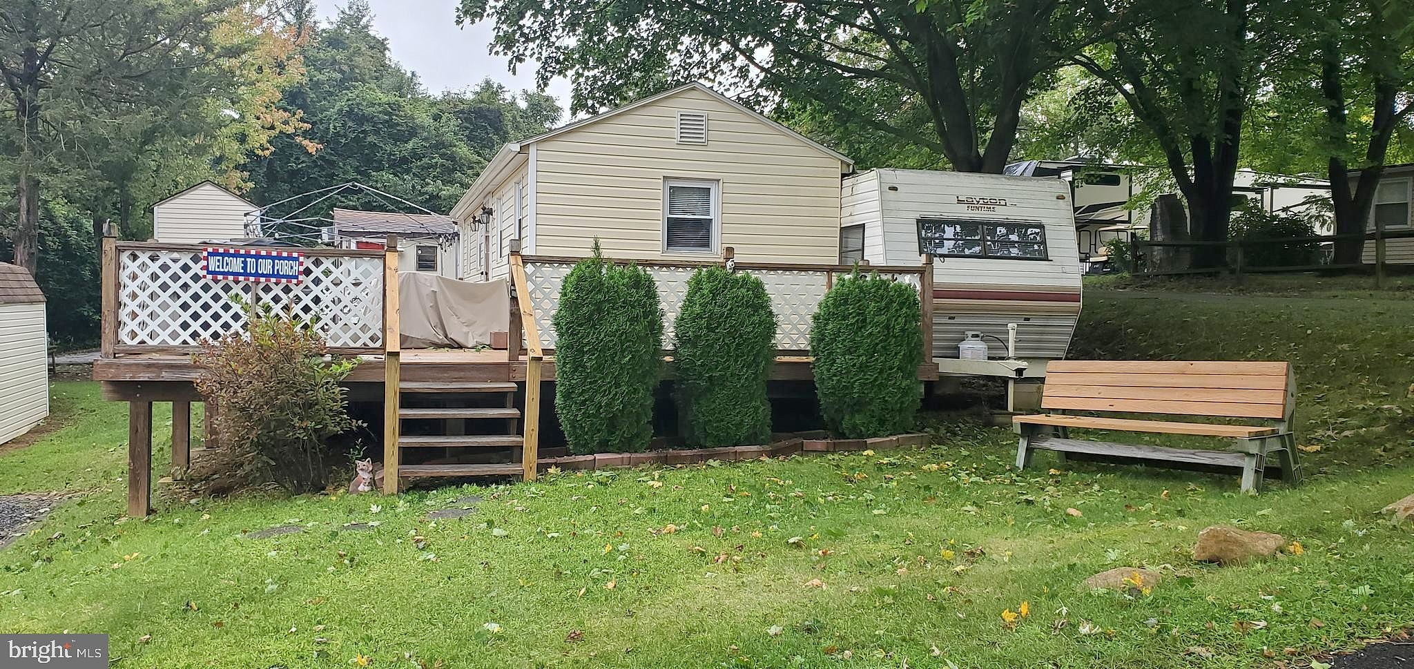 223 224 ARAPHO CIRCLE Unit Gln 8