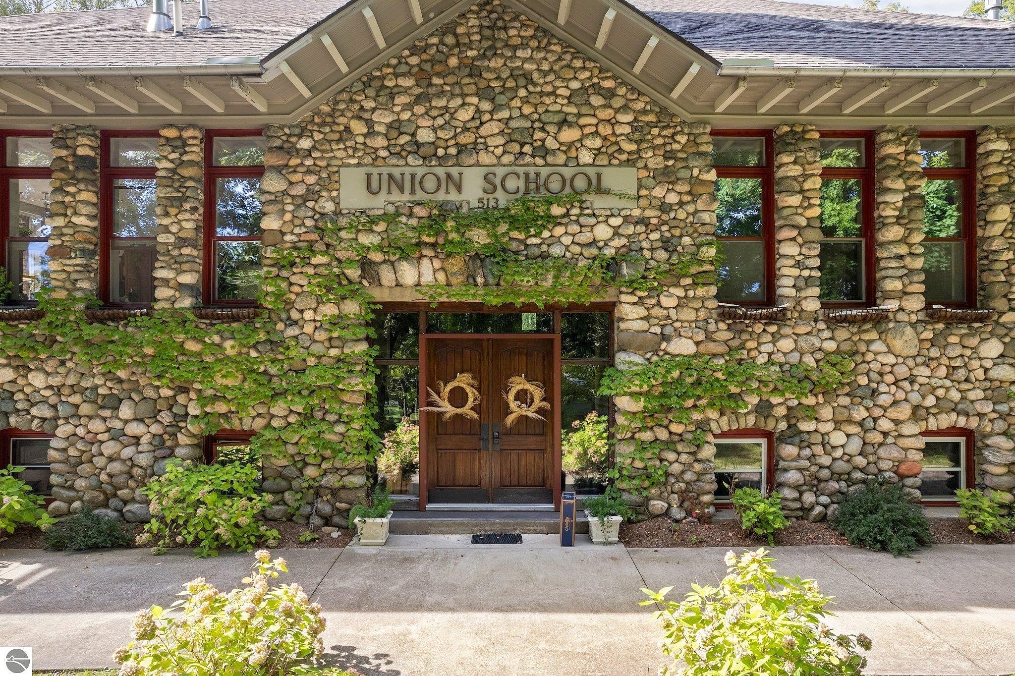 513 N Saint Marys St Unit 3