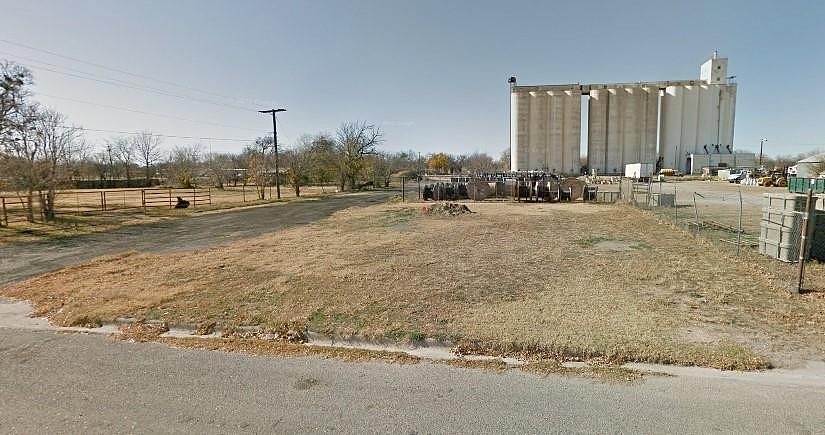 201 N Avenue B Ave N  