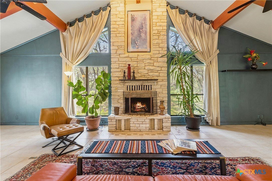 2876 Paso Del Robles  