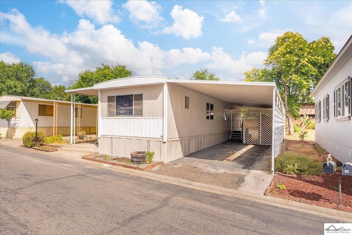 12 CASA GRANDE DR  