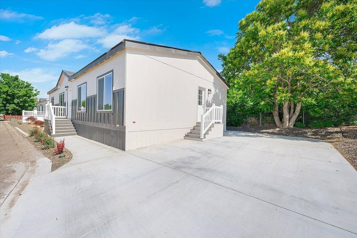 1500 W 7th St Unit 65-1  