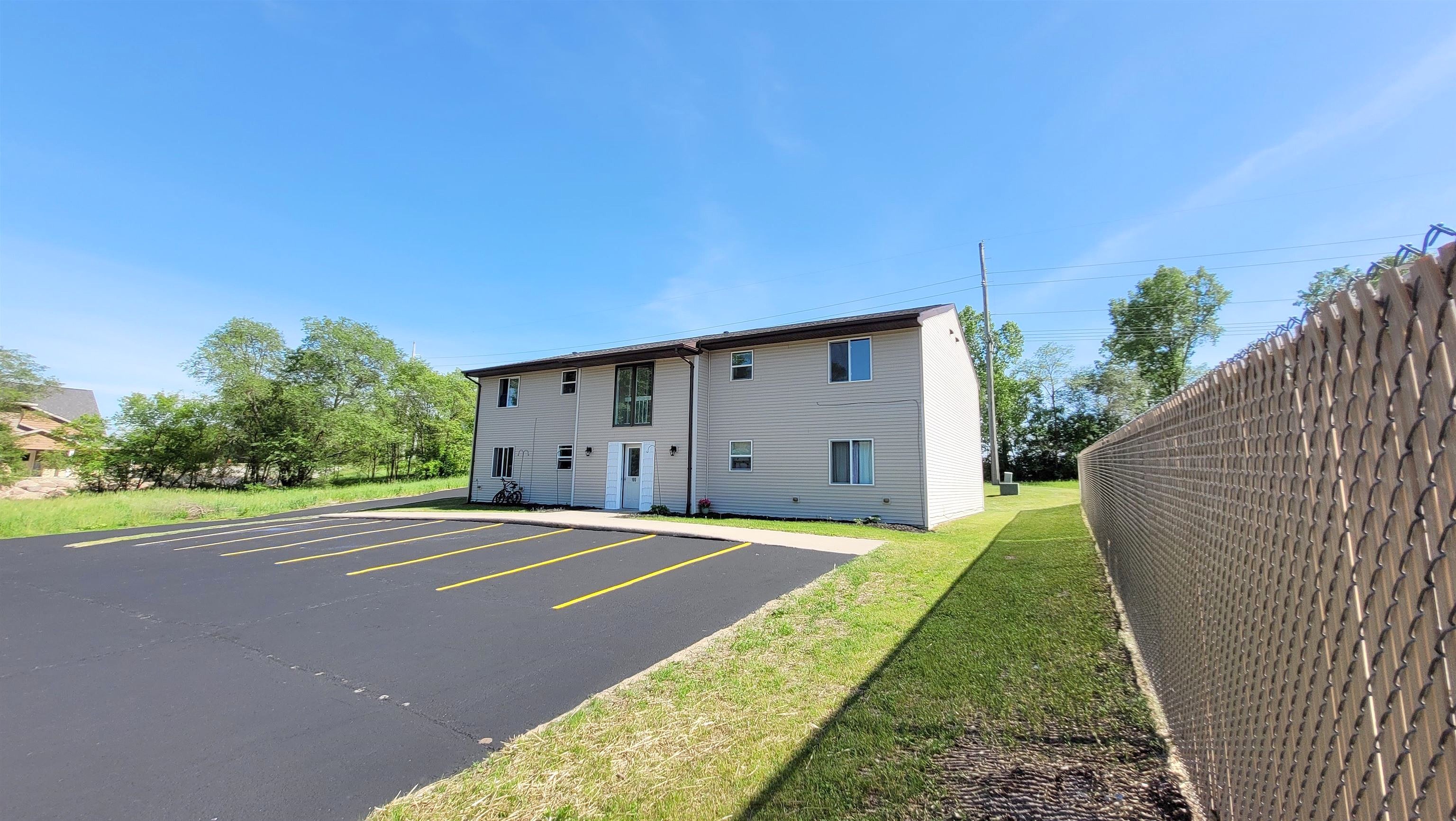 1095 W Beckert Rd  