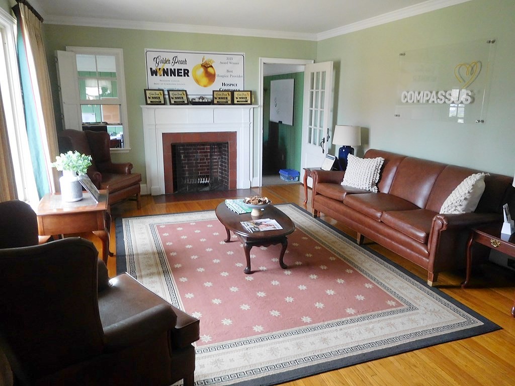 212 E Floyd Baker Blvd