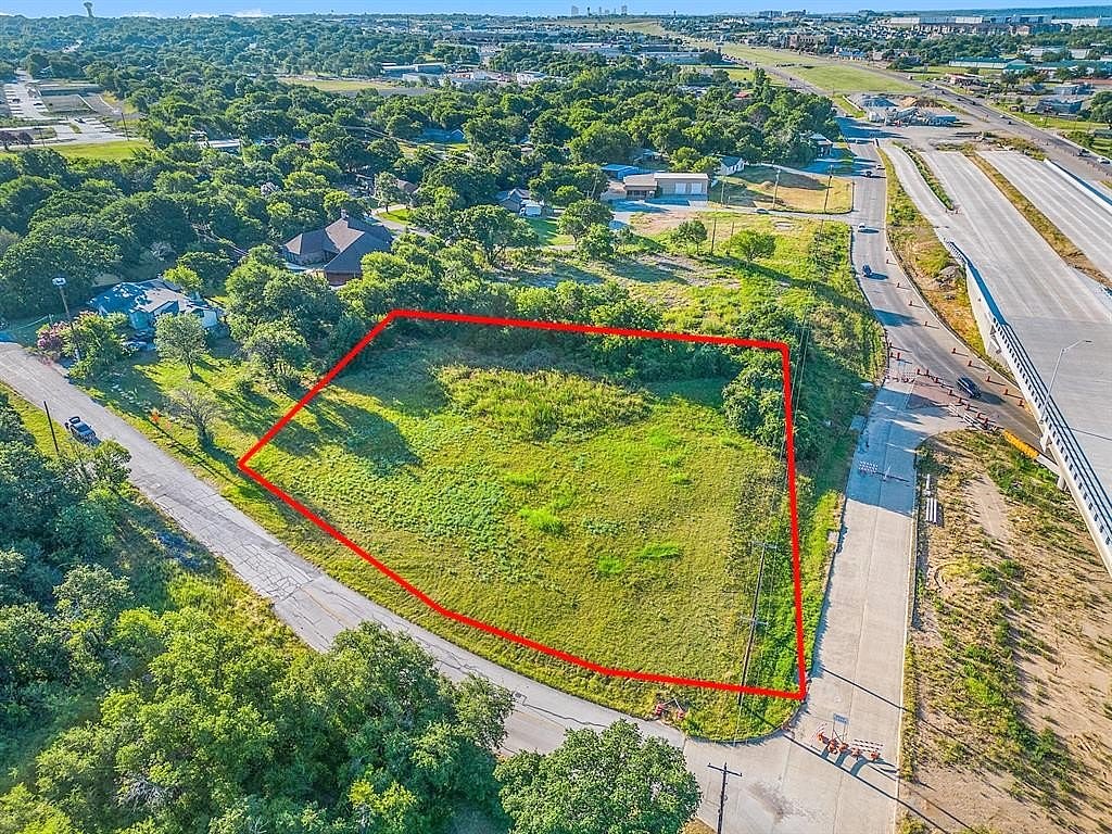 7037 Greenbriar Cres St