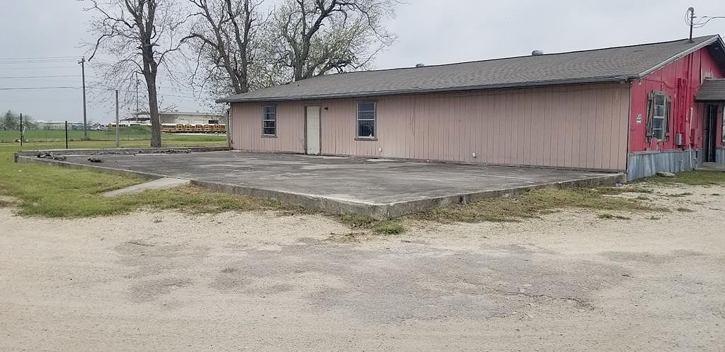 417 E San Antonio St