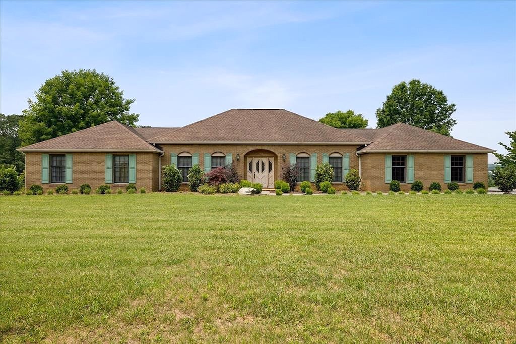 377 THOMAS Loop RD  