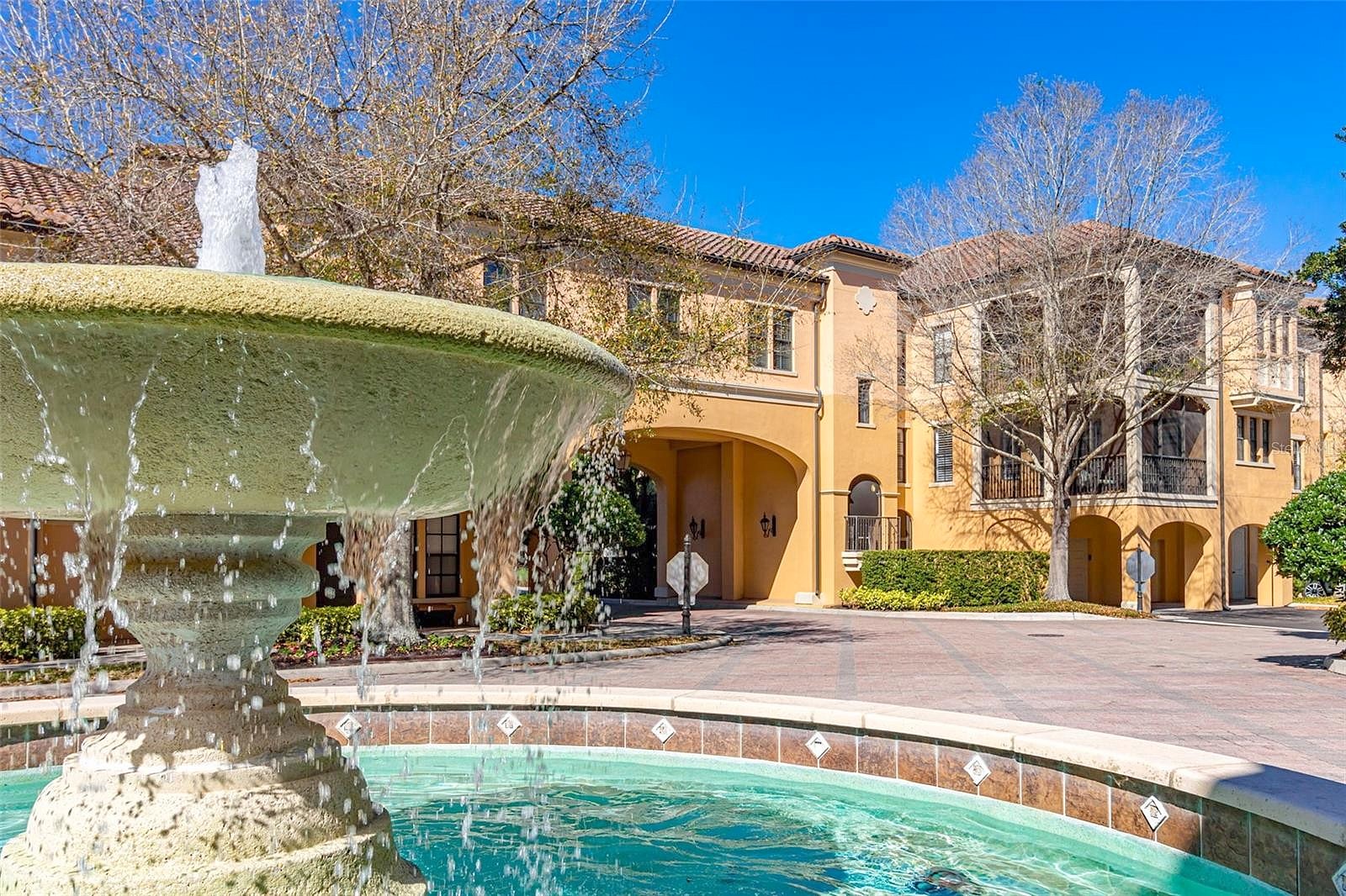 501 Mirasol Cir Unit 215  