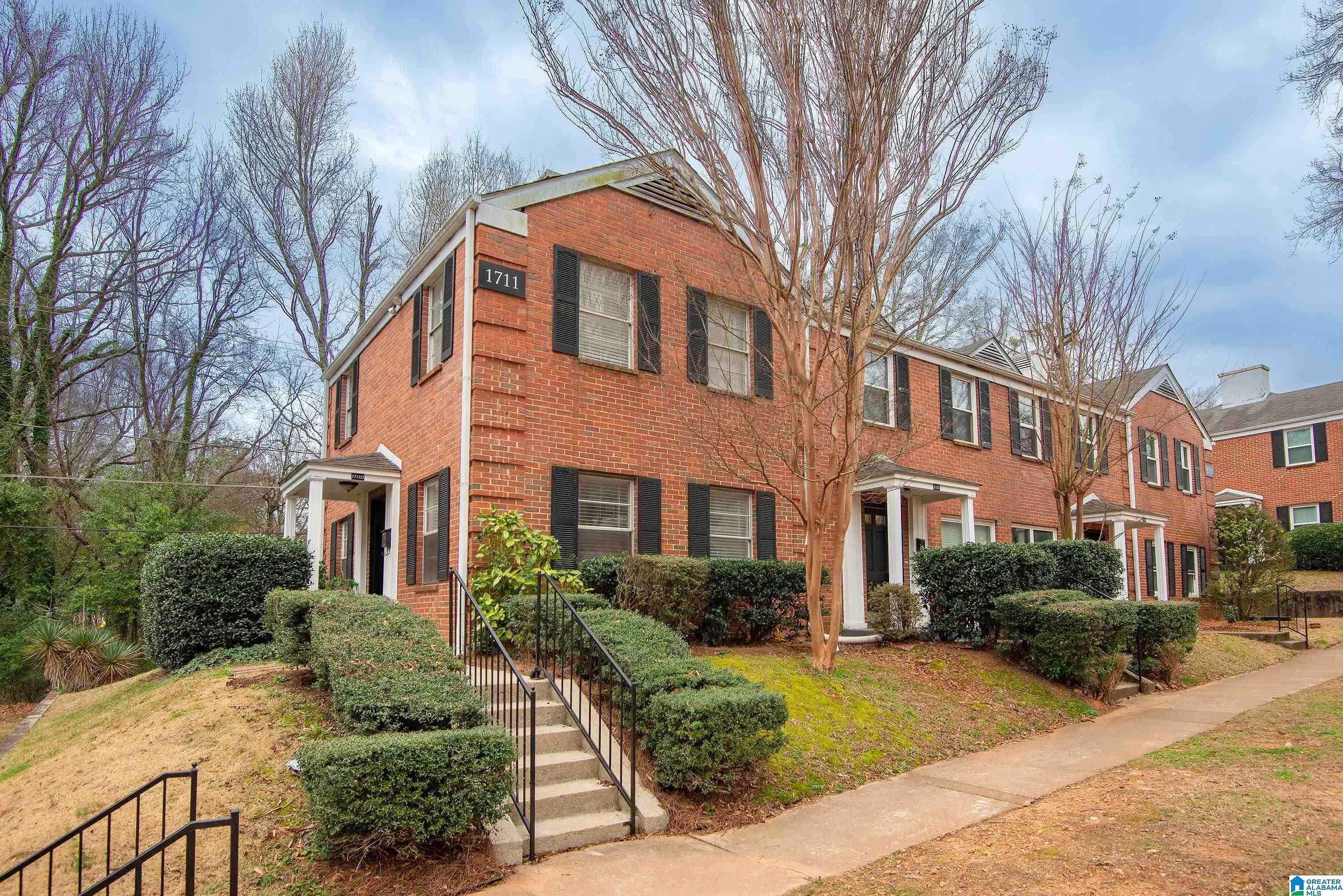 1711 VALLEY AVE Unit D