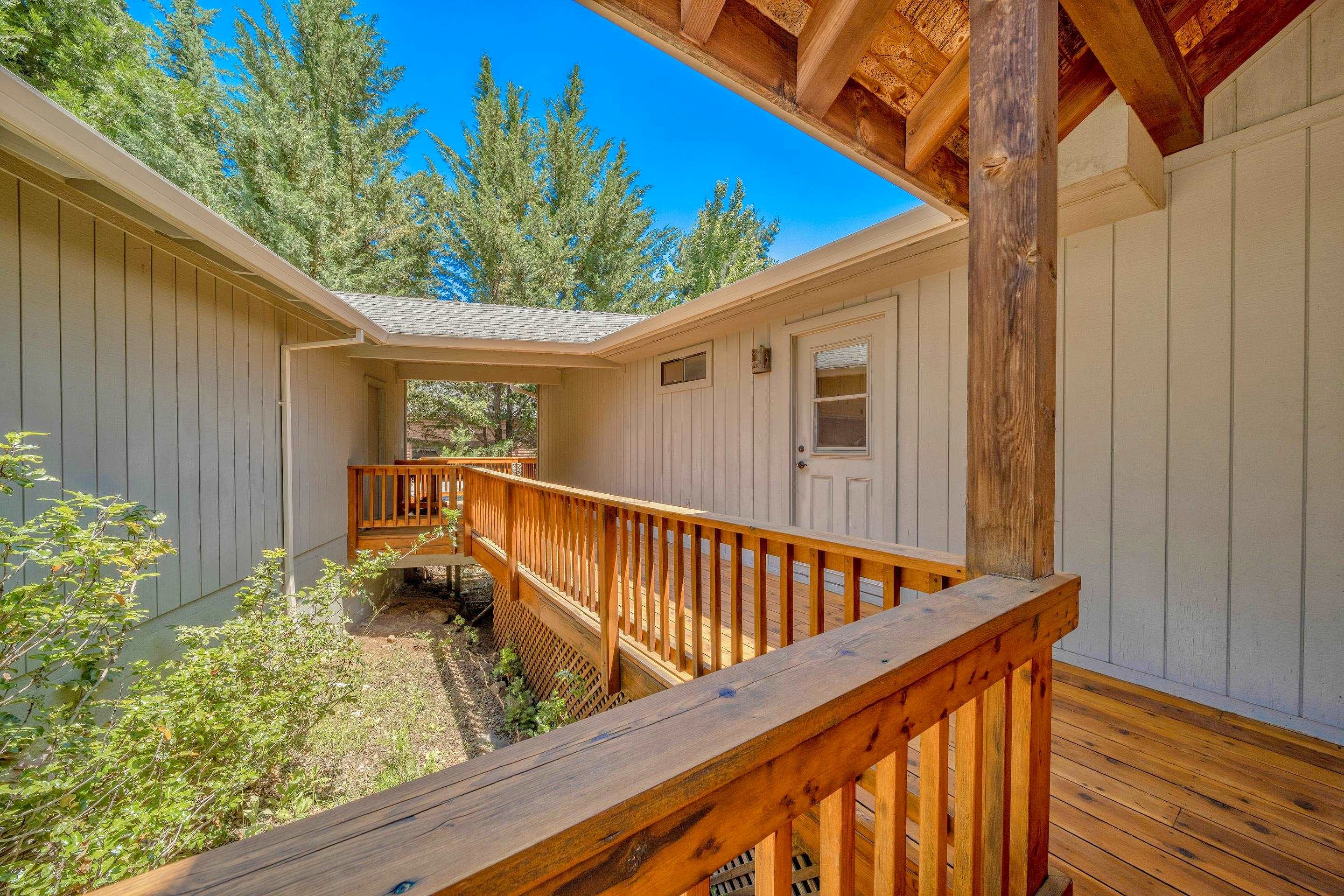 834 Lake Rdg Rd  