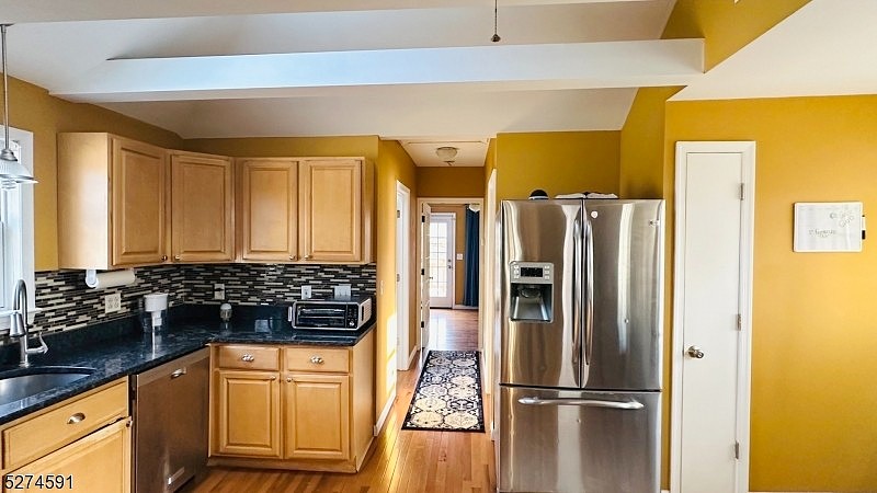53 Riverlawn Dr  