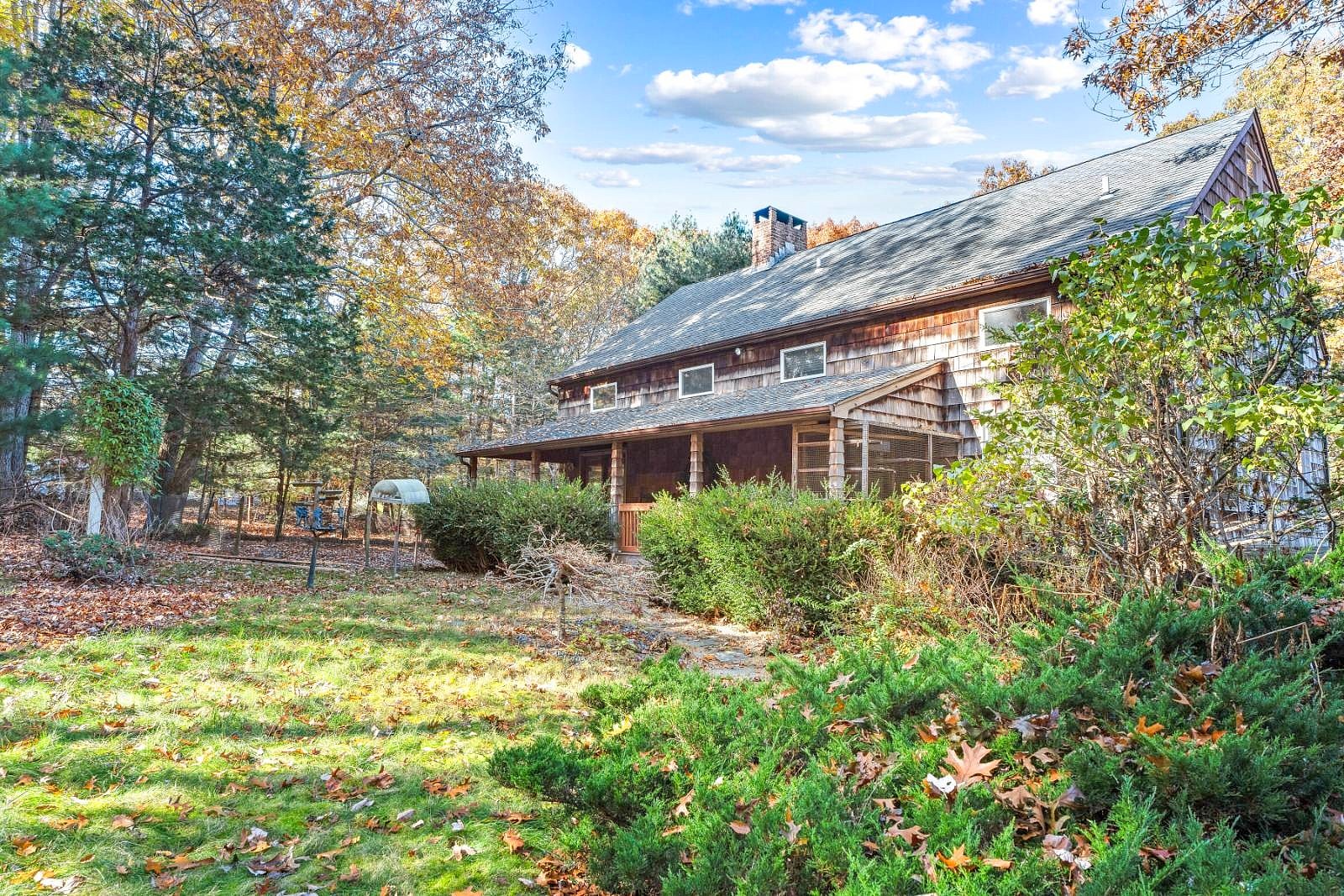 132 Highview Dr  