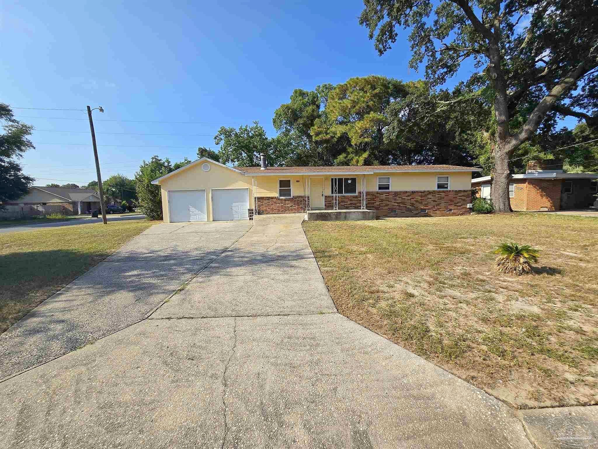 2100 Elaine Cir  
