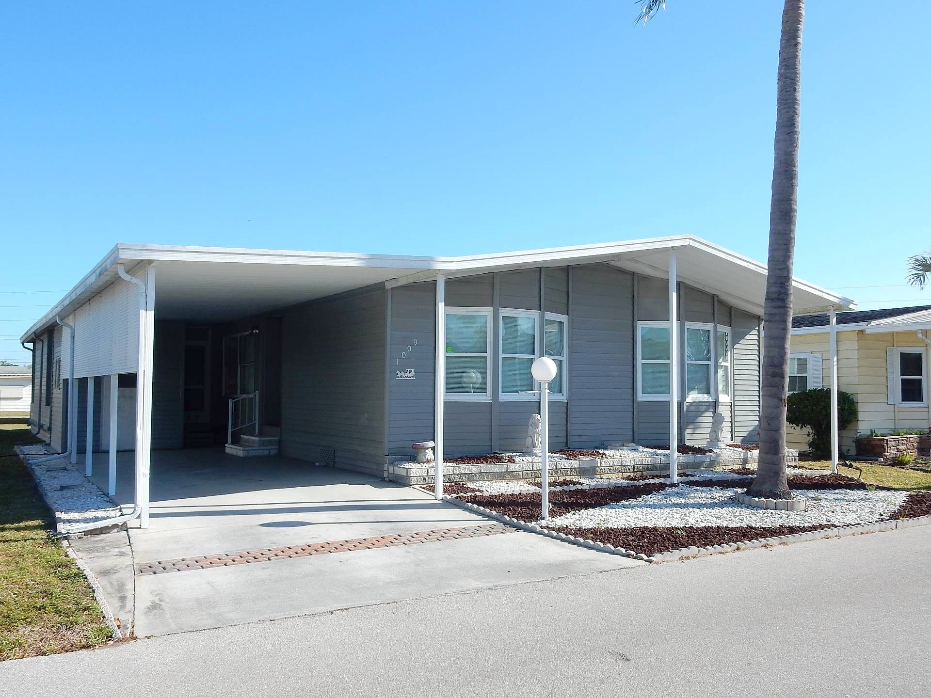 1009 47th Ave E Unit 40  