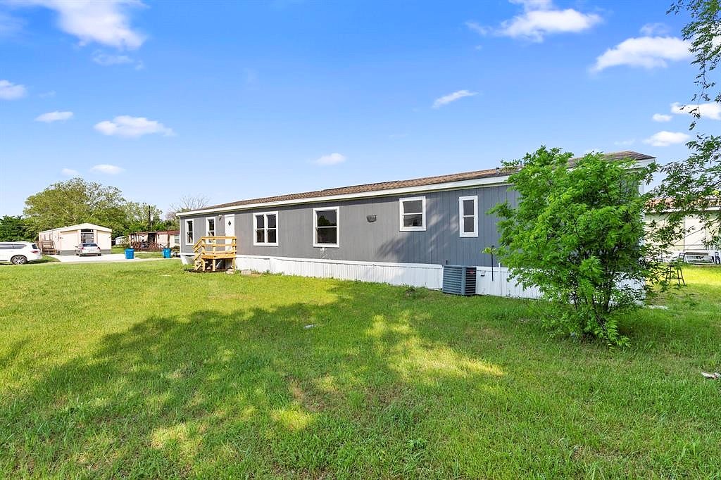 429 Country Living Dr