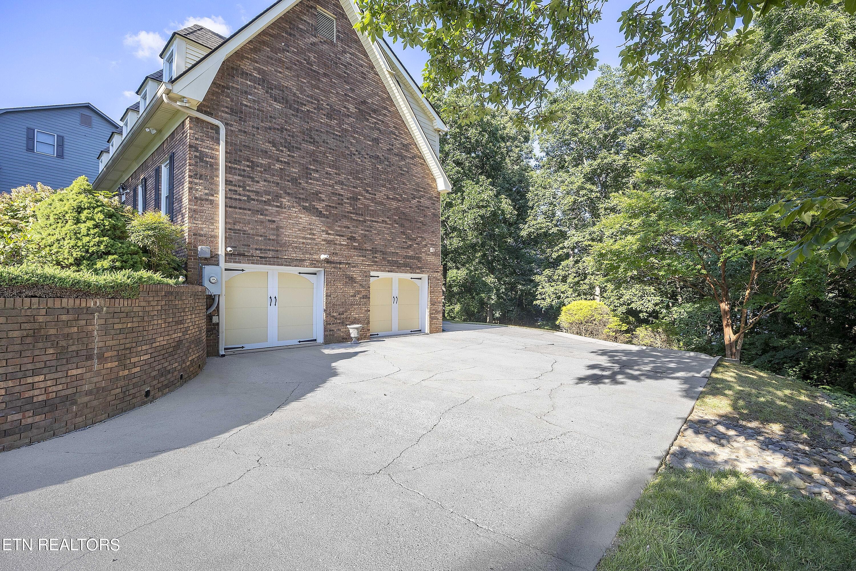 10825 Farragut Hls Blvd  