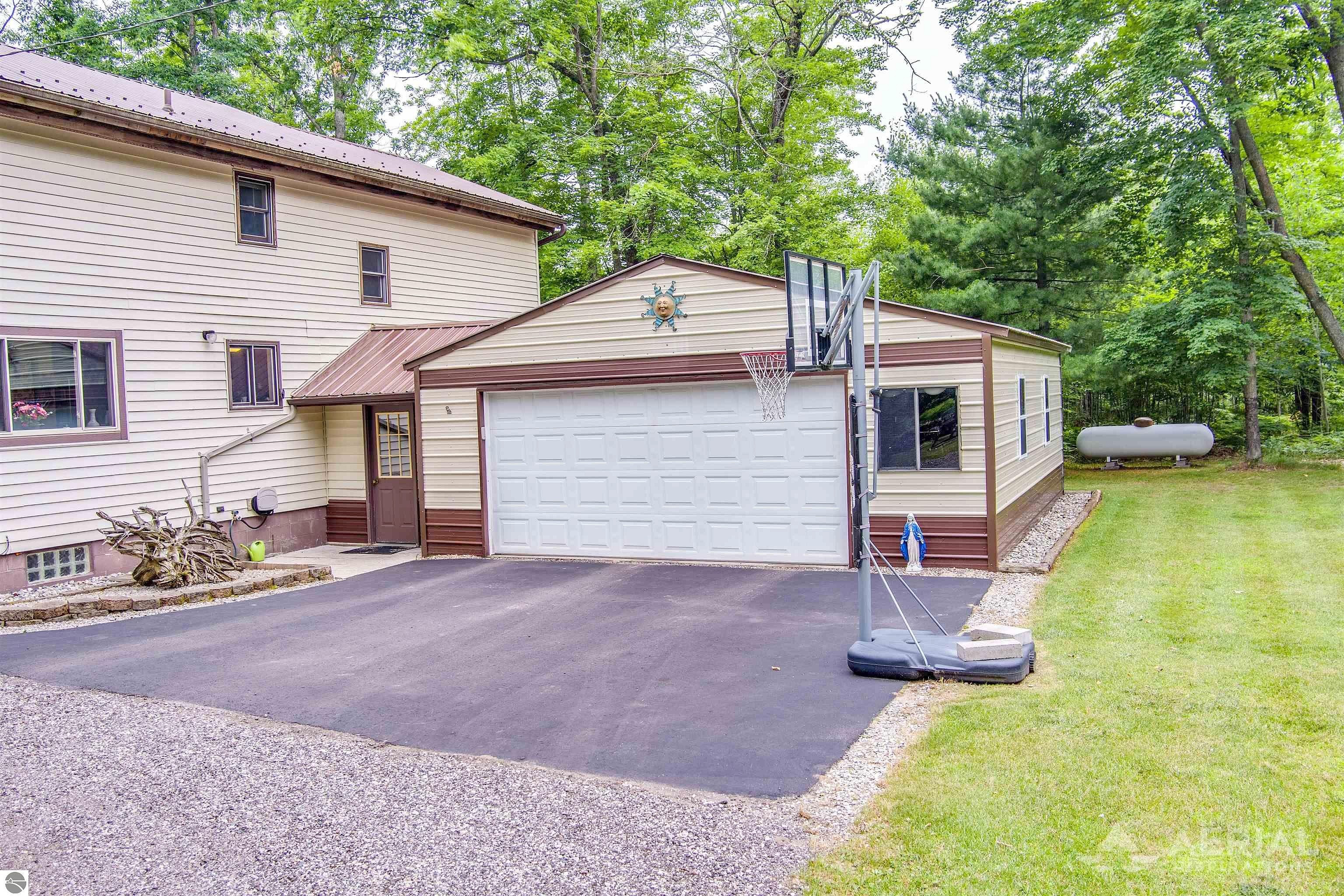 3815 La Belle Ln