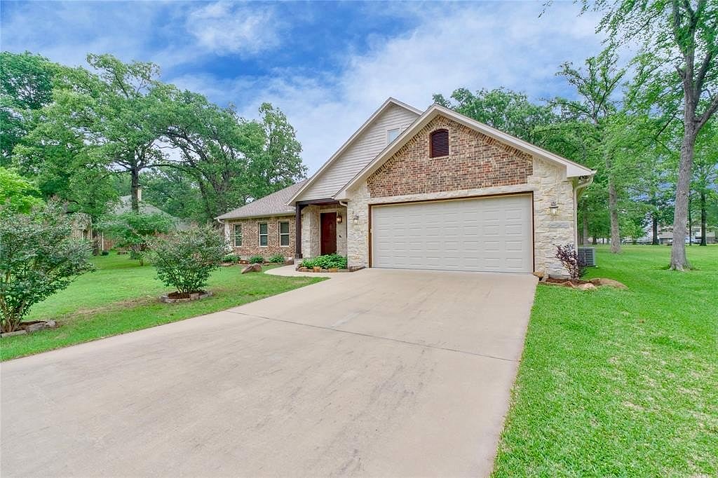 123 ENCHANTED DR  