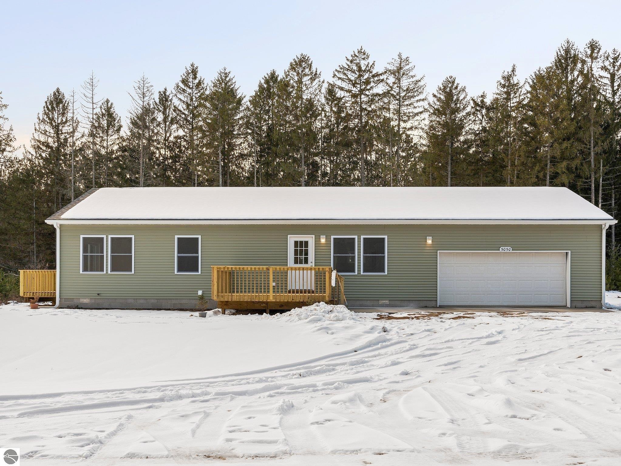 TBB 5086 Red Maple Dr  
