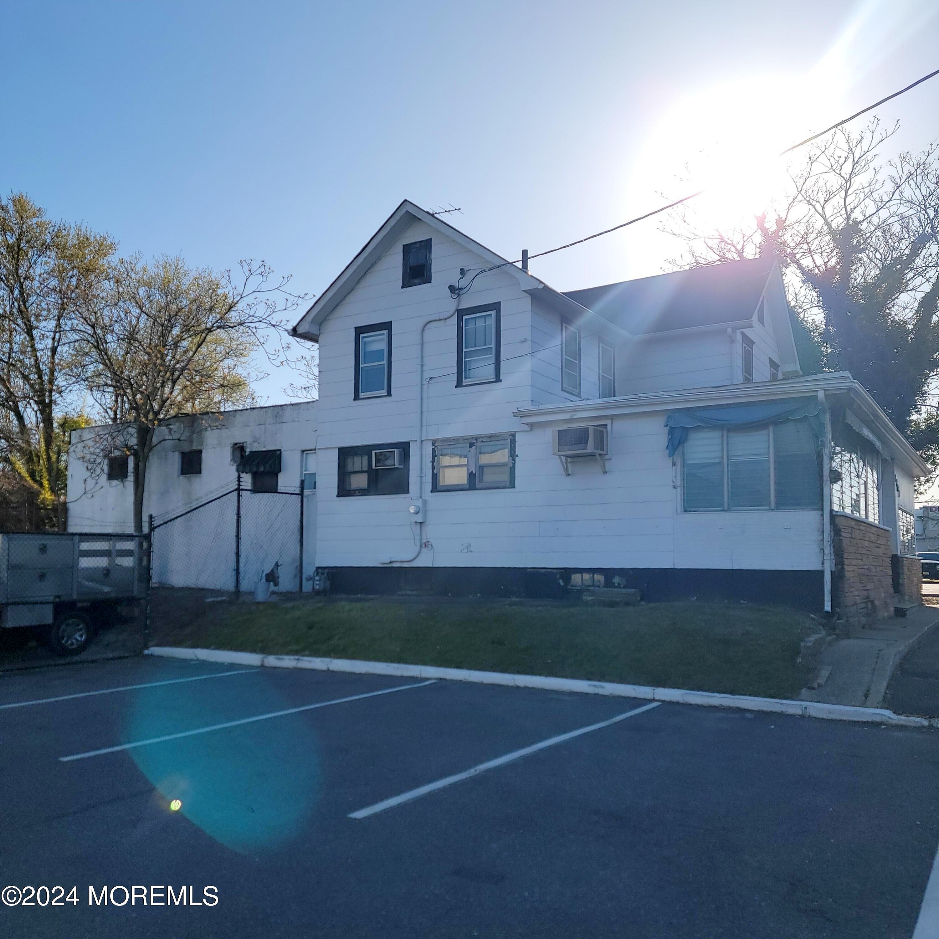 1707 Asbury Ave  