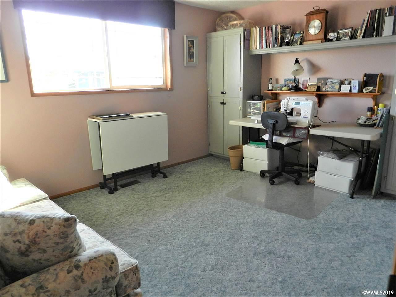 329 W Clackamas Cir  