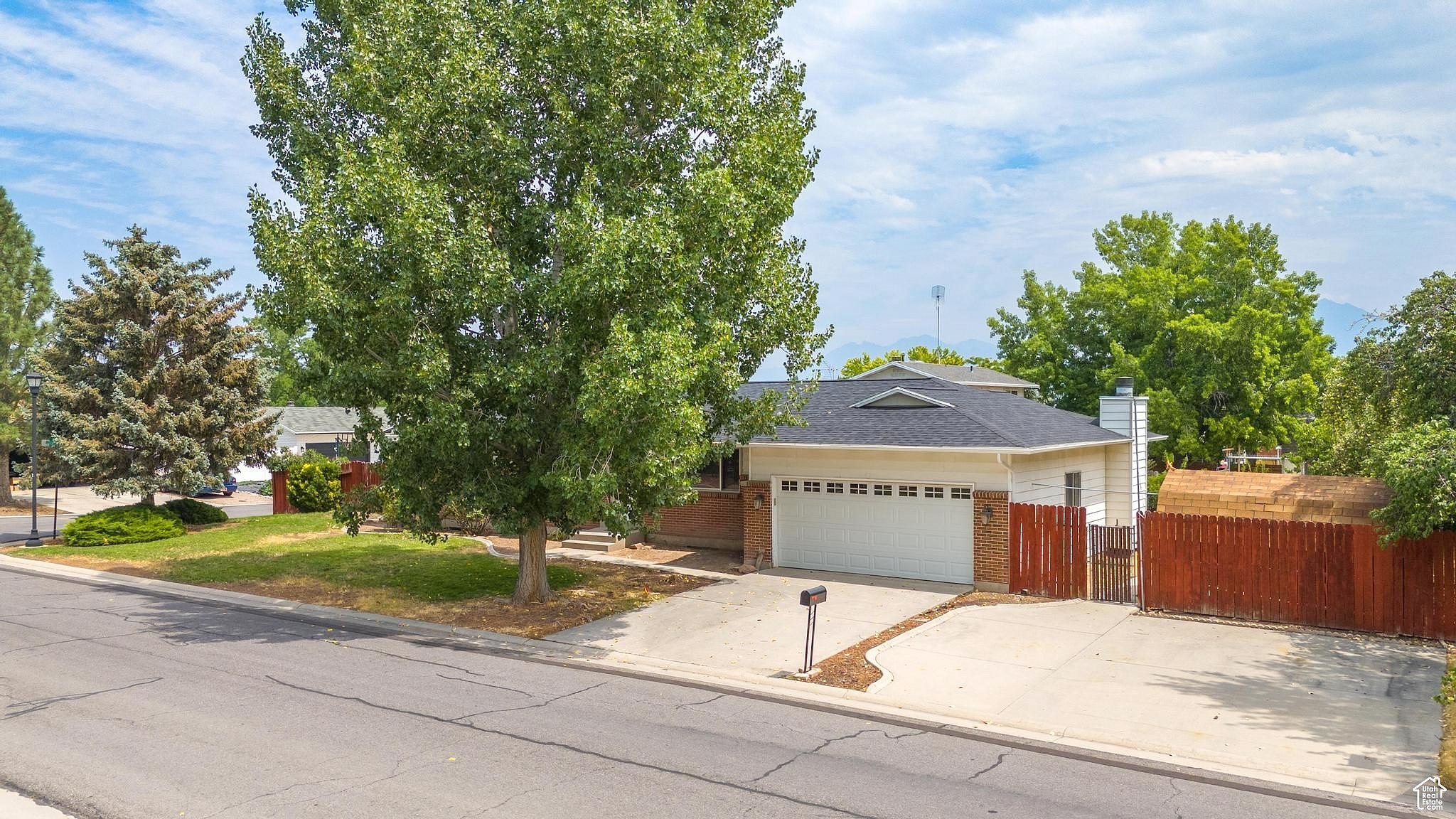 9737 S Stonehaven St  