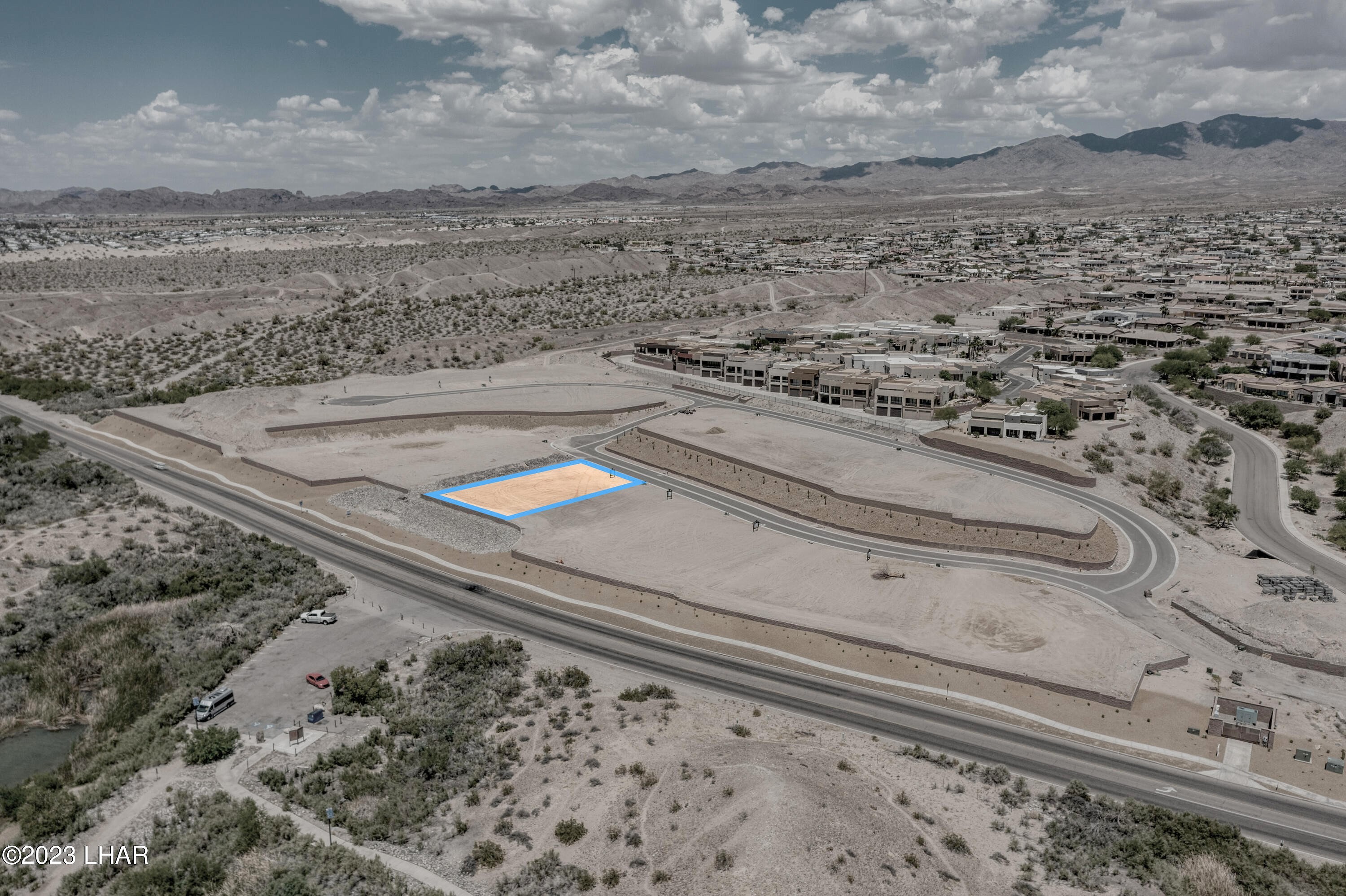 1601 Sailing Hawk (18) Dr  