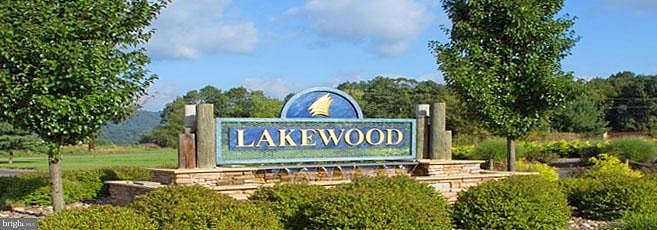 22 LAKEWOOD Dr N  