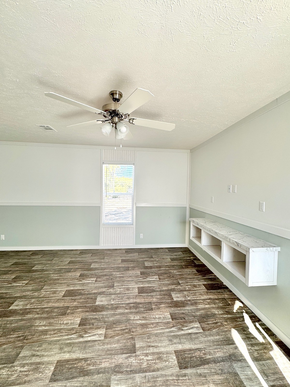 2033 Daisy Lou Unit 11  