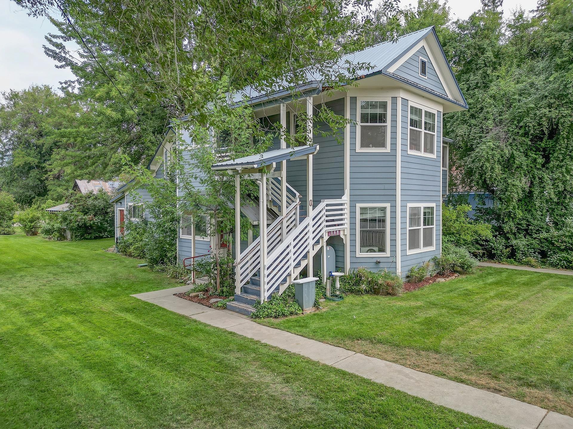 137 Carlock St  