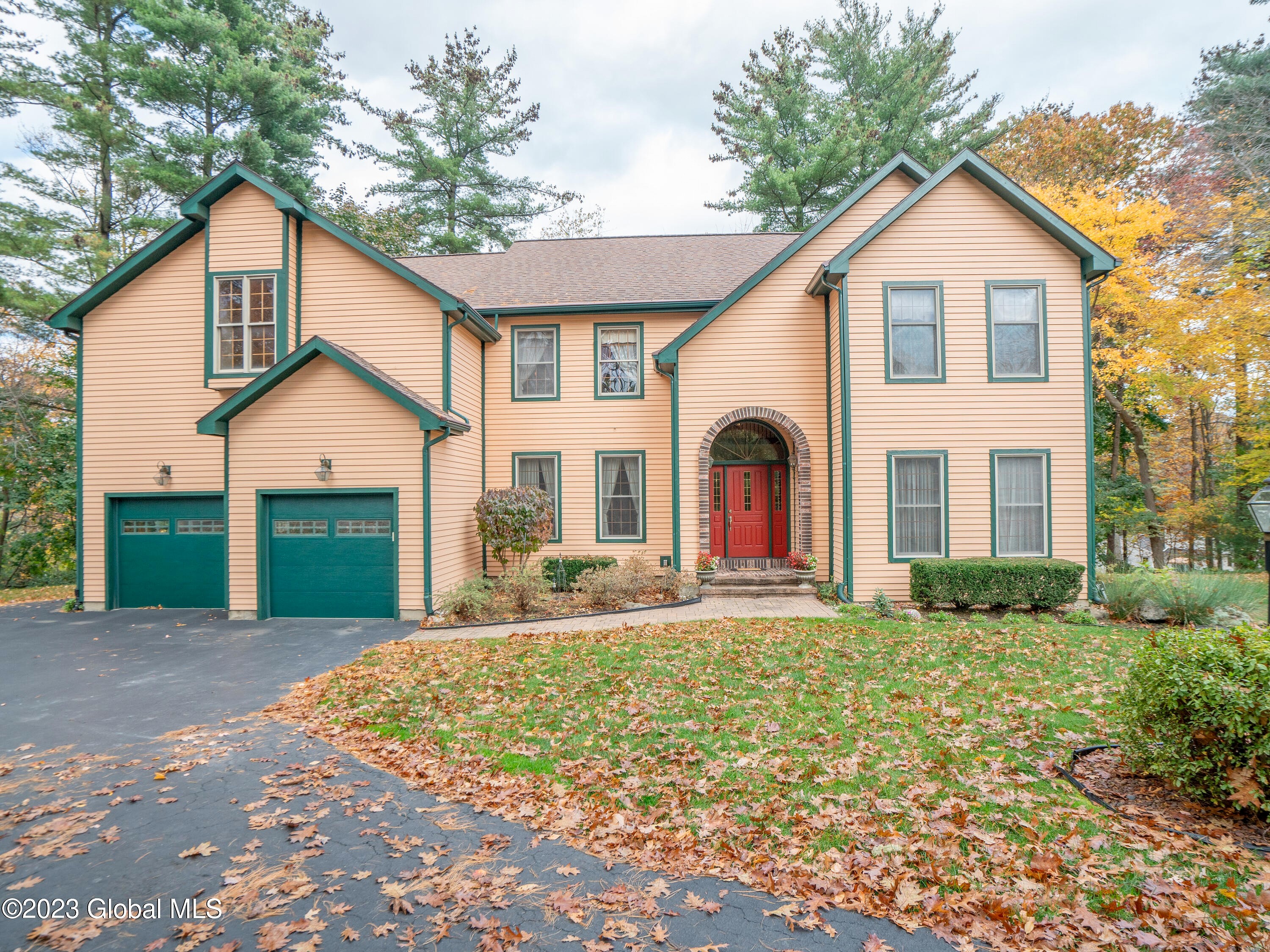 41 OAKTREE LN  