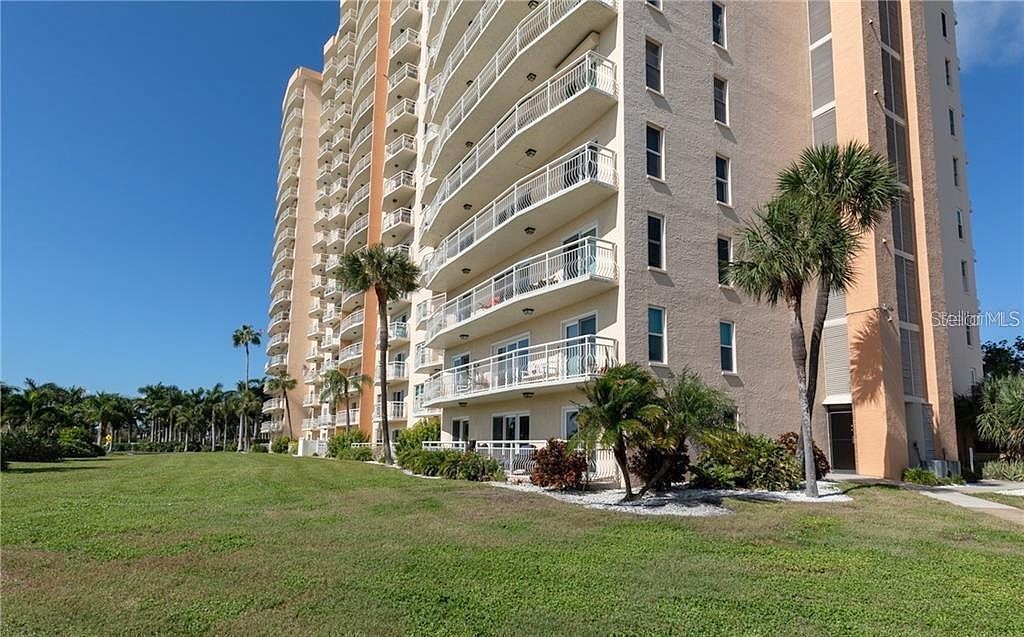 4900 Brittany Dr S Unit 805